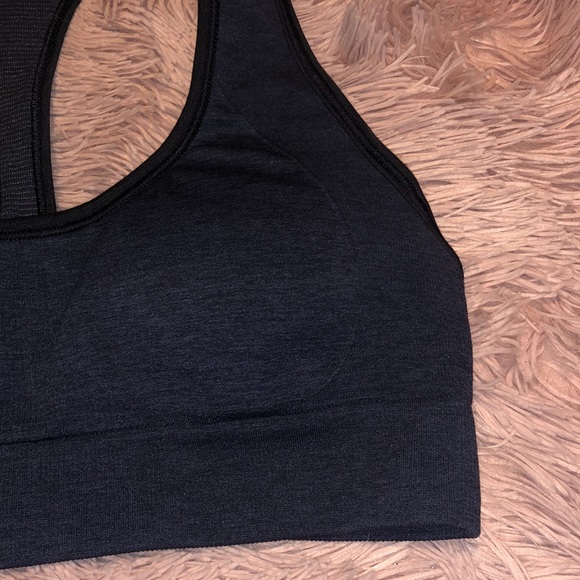 Lululemon sports bra - Picture 2 of 4